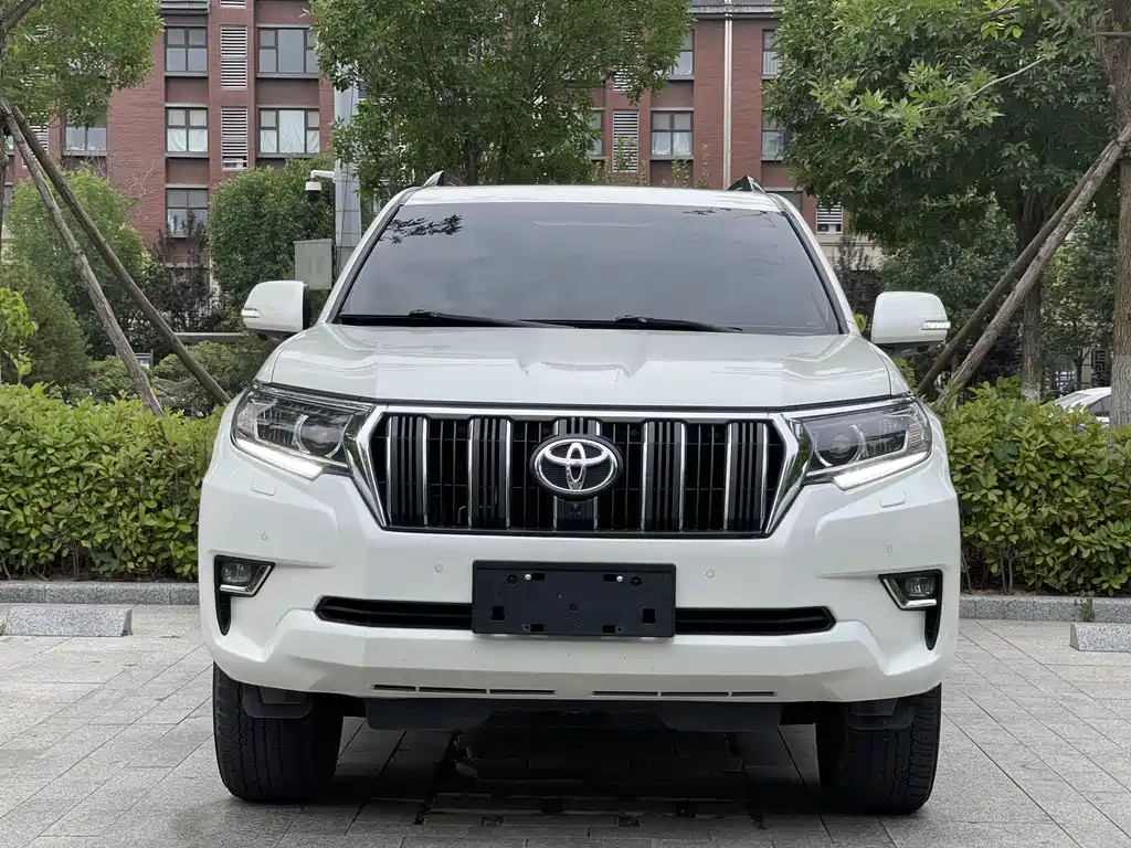 Toyota Prado 2019 — фото 2