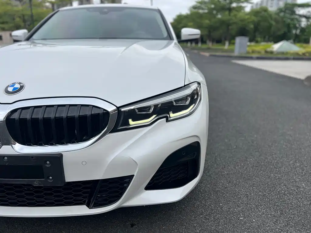 BMW 3 Series 2019 — фото 7