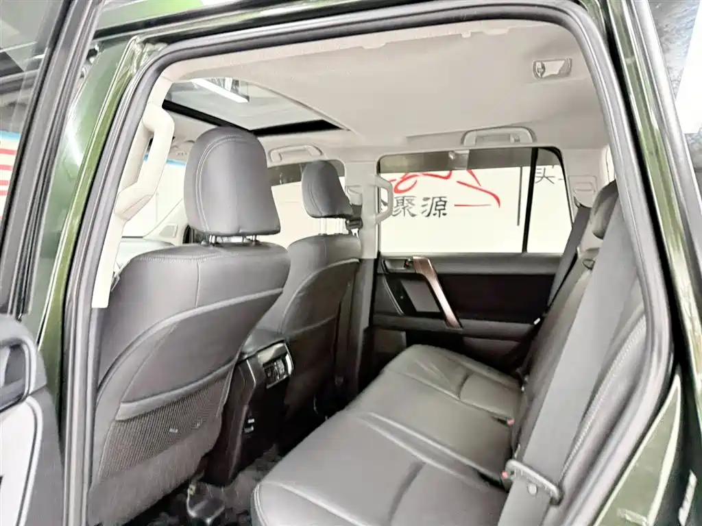 Toyota Prado 2015 — фото 11