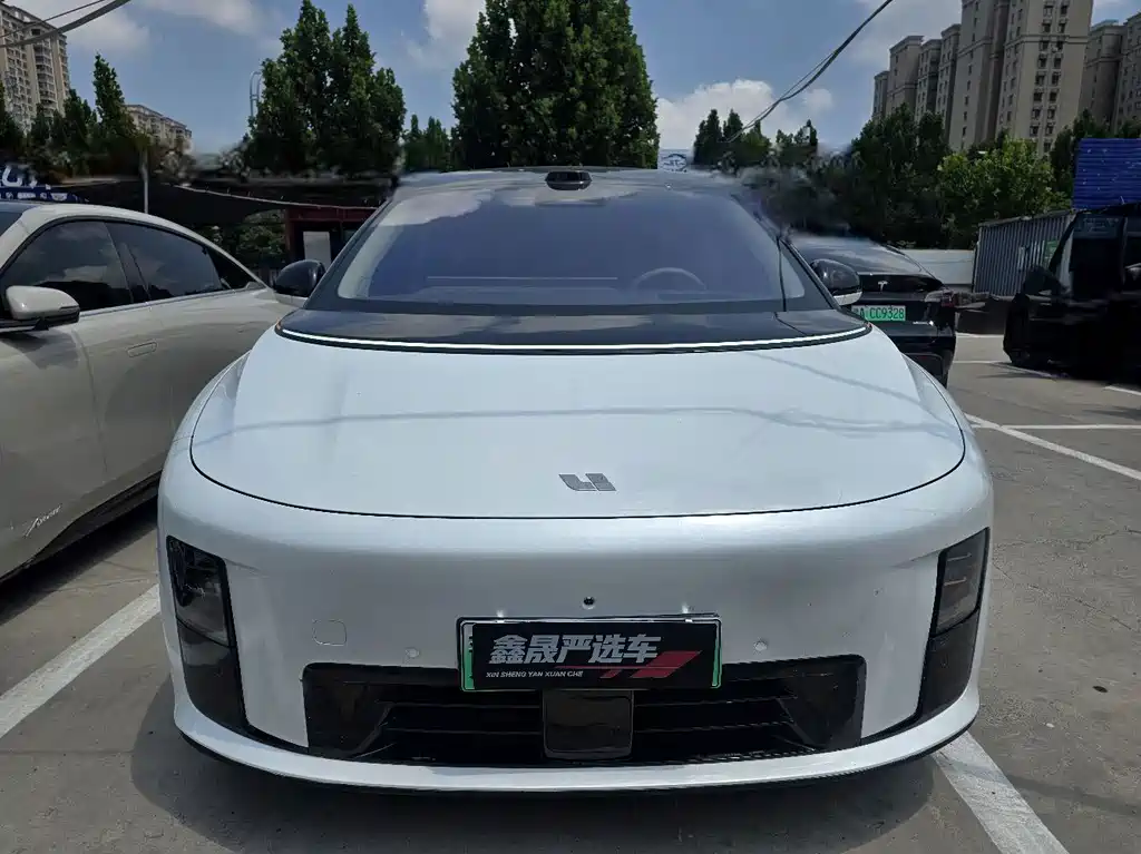 Li Auto i8 2025 — фото 2