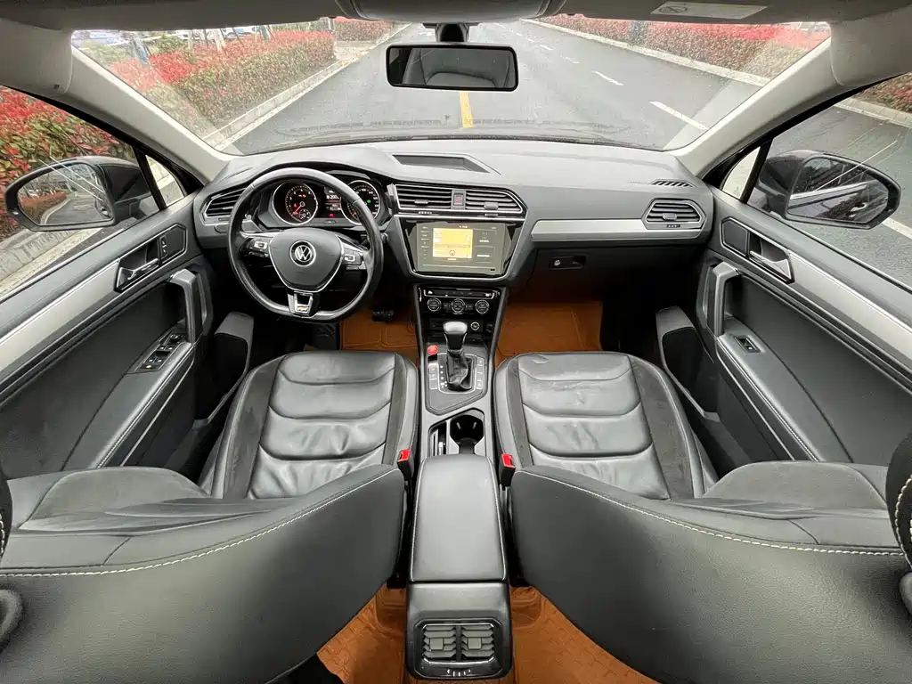 Volkswagen Tiguan L 2021 — фото 16