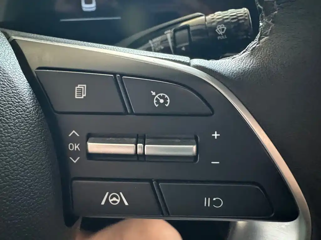 Hyundai Elantra 2022 — фото 17