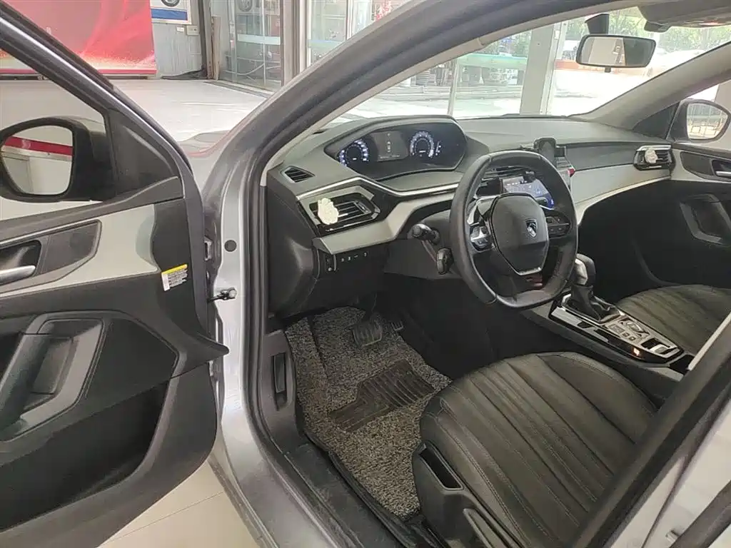 Peugeot 408 2023 — фото 16