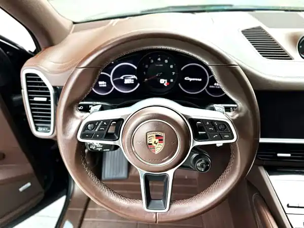 Porsche Cayenne 2022
