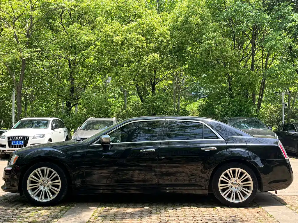 Chrysler 300C 2014 — фото 4