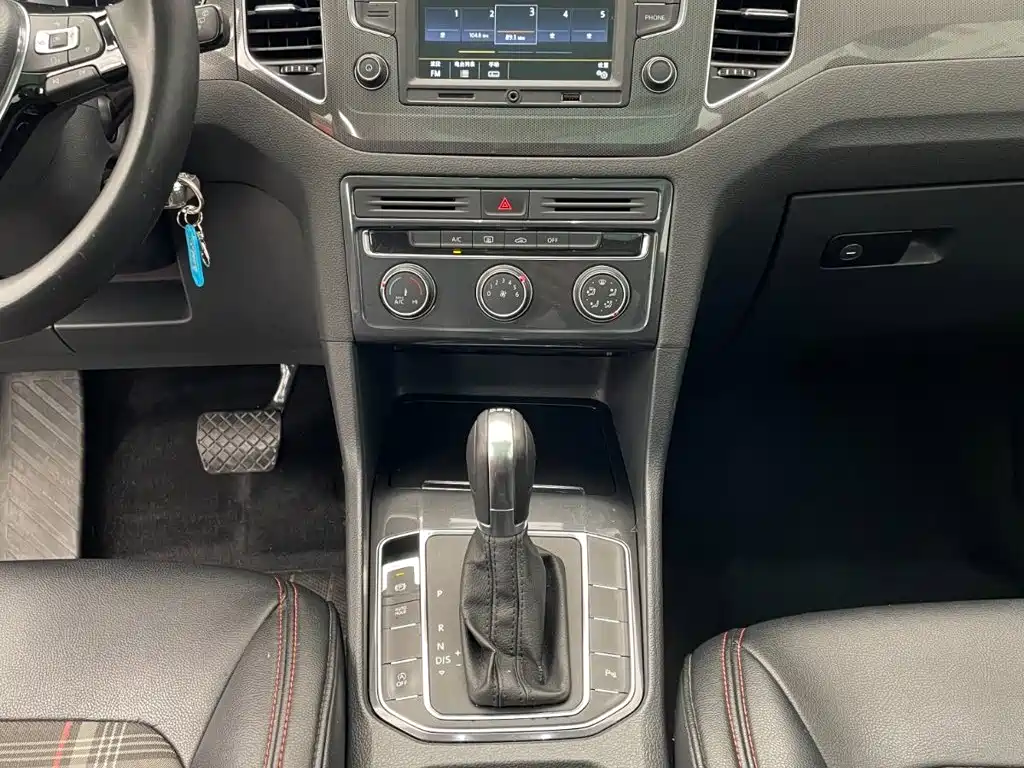 Volkswagen Golf Jialu 2017 — фото 9