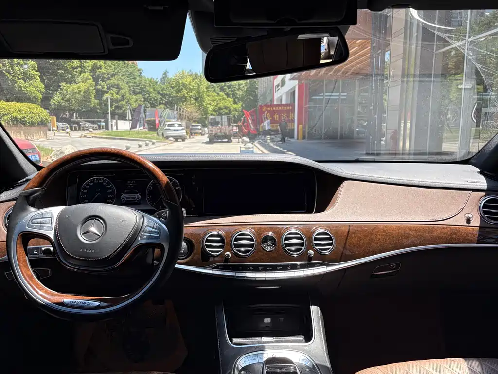 Mercedes-Benz Maybach S-Class 2016 — фото 11