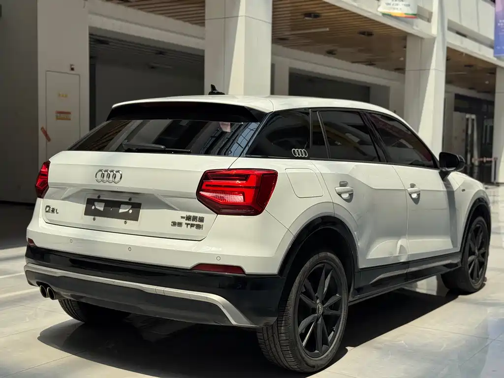 Audi Q2L 2020 — фото 5