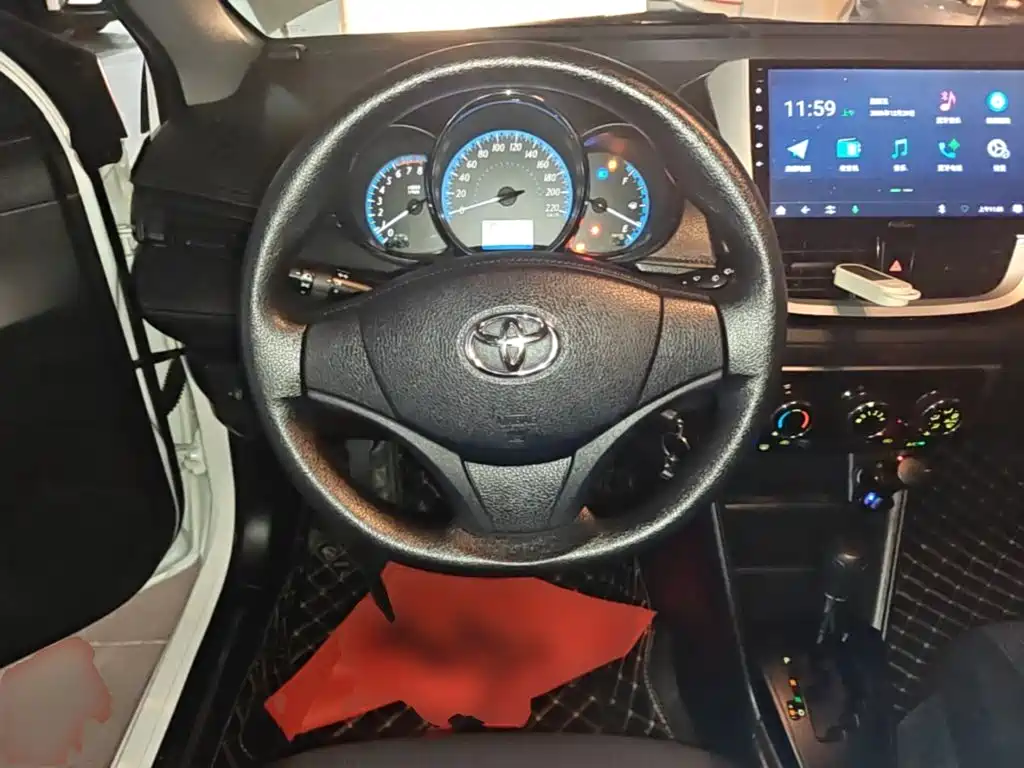 Toyota Yaris L 2019 — фото 11