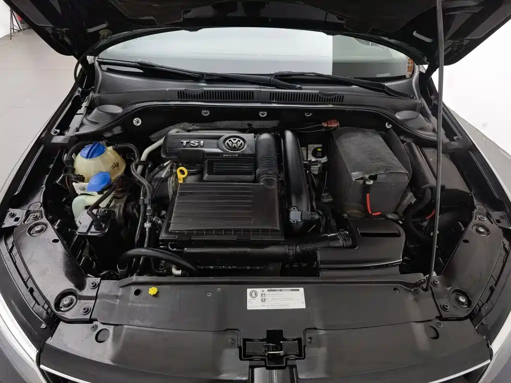 Volkswagen Sagitar 2018