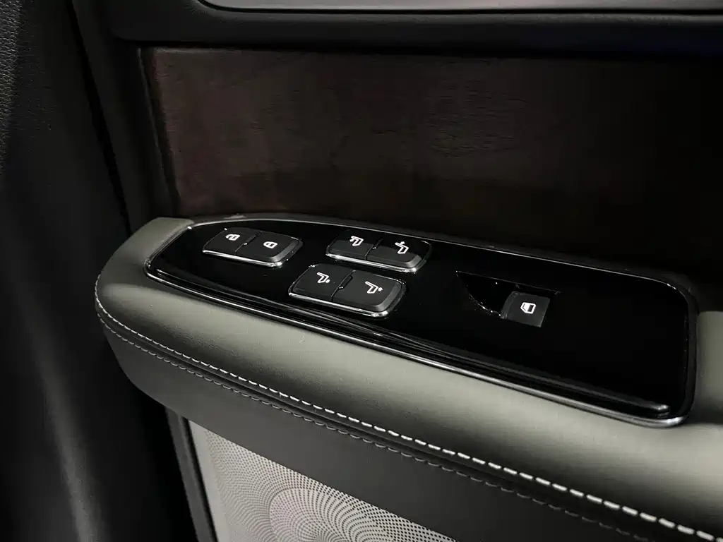 Lincoln Navigator 2026 — фото 21