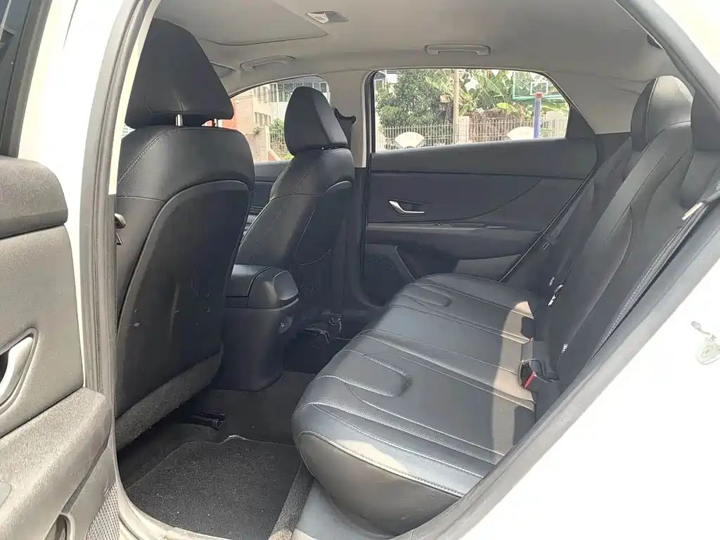 Hyundai Elantra 2021