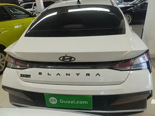Hyundai Elantra 2024