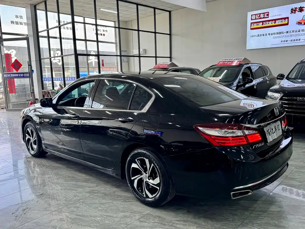 Honda Accord 2018 — фото 6