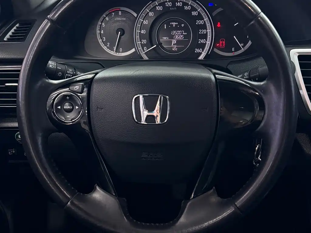 Honda Accord 2018 — фото 17