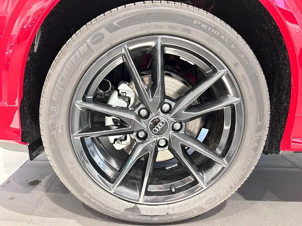 Audi Q2L 2023 — фото 13