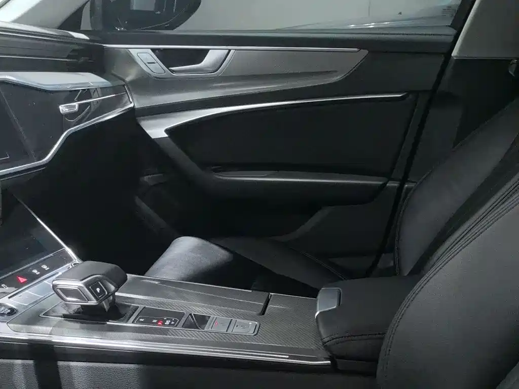 Audi A6L 2023 — фото 15