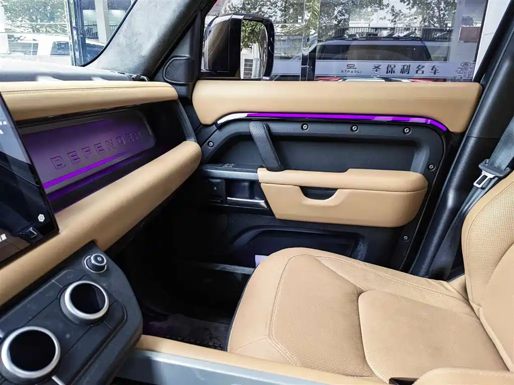 Land Rover Defender 2025 — фото 15