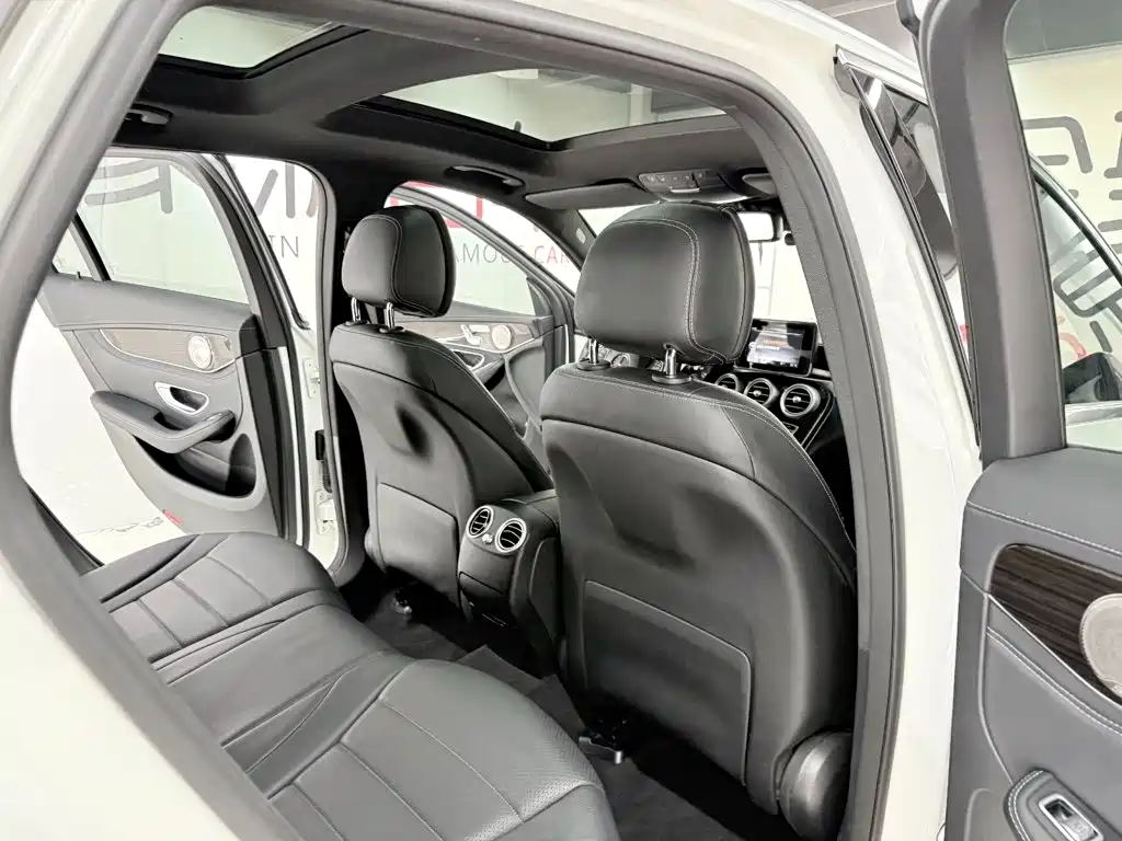 Mercedes-Benz GLC 2017 — фото 15