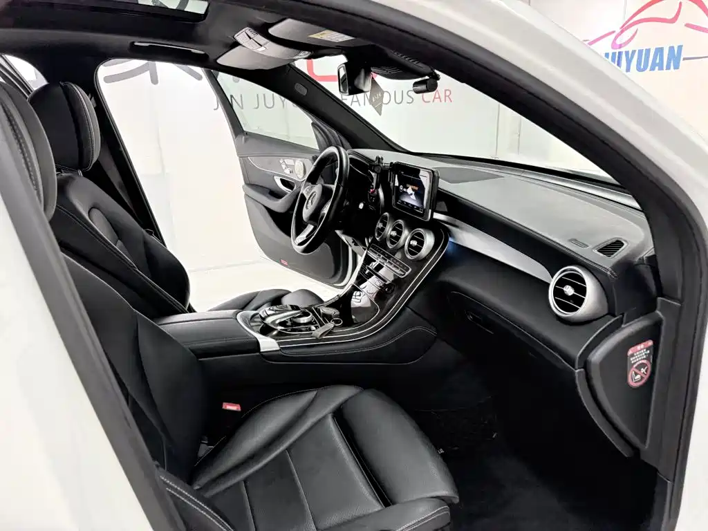 Mercedes-Benz GLC 2017 — фото 17