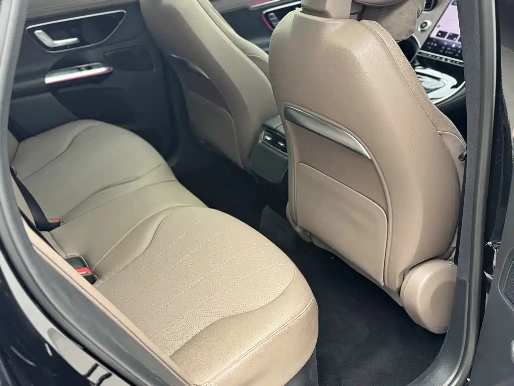 Mercedes-Benz EQE SUV 2024 — фото 13