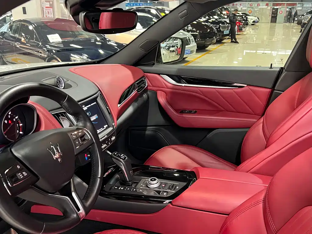 Maserati Levante 2020 — фото 18