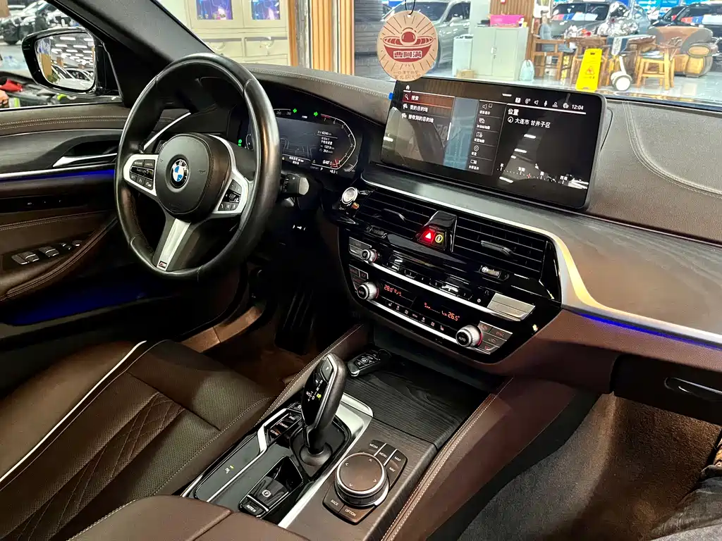BMW 5 Series 2022 — фото 15