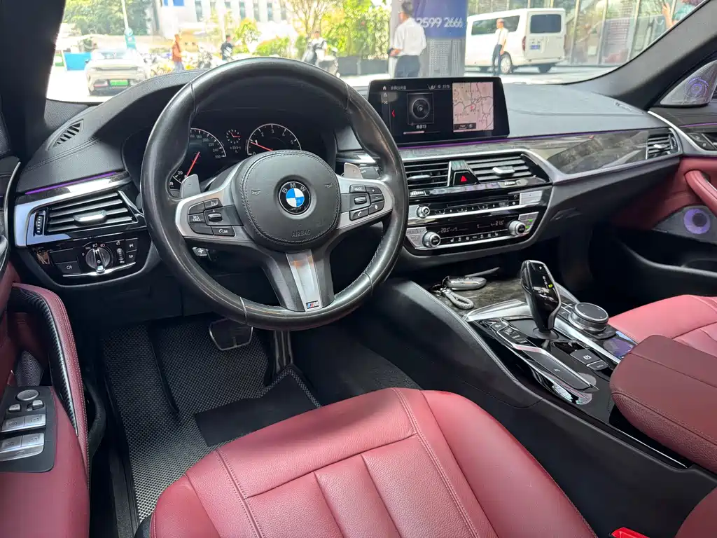 BMW 5 Series 2019 — фото 22