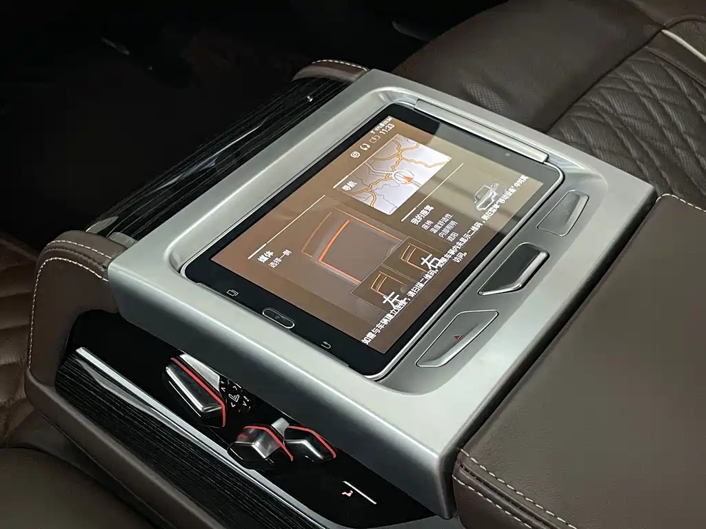 BMW 7 Series 2019 — фото 19