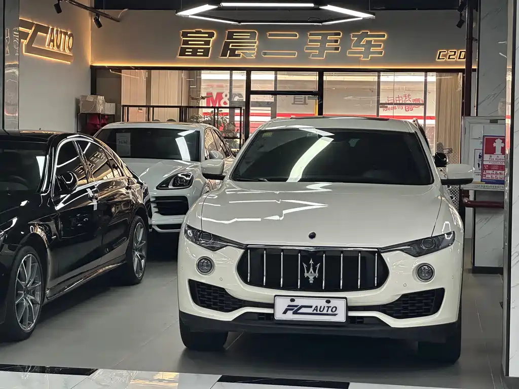 Maserati Levante 2021 — фото 1