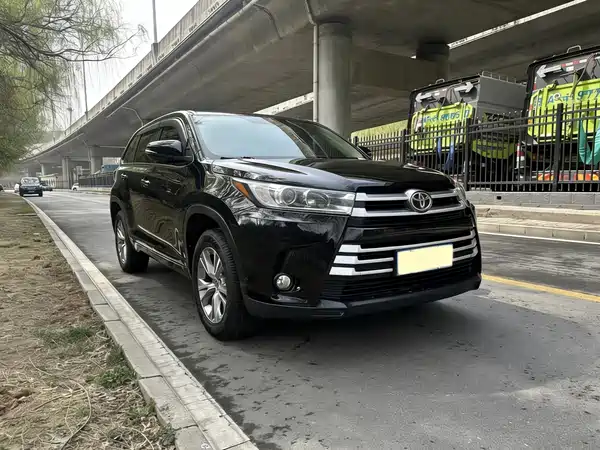 Toyota Highlander 2021