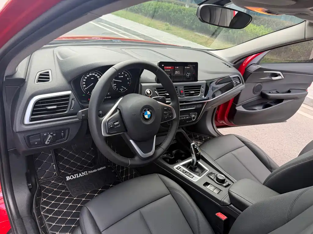 BMW 1 Series 2020 — фото 9