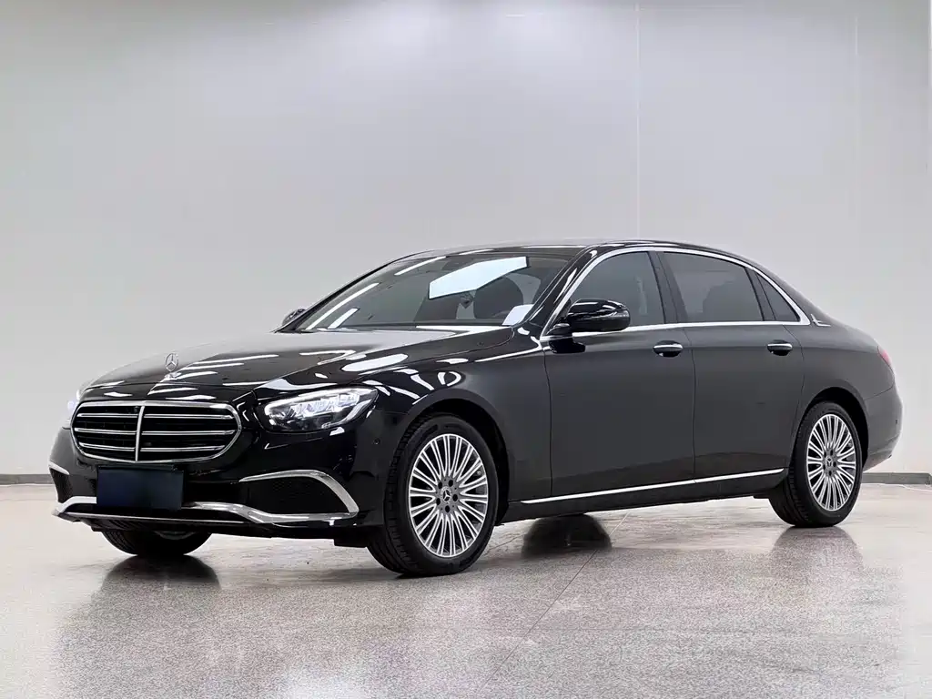 Mercedes-Benz E-Class 2022 — фото 1