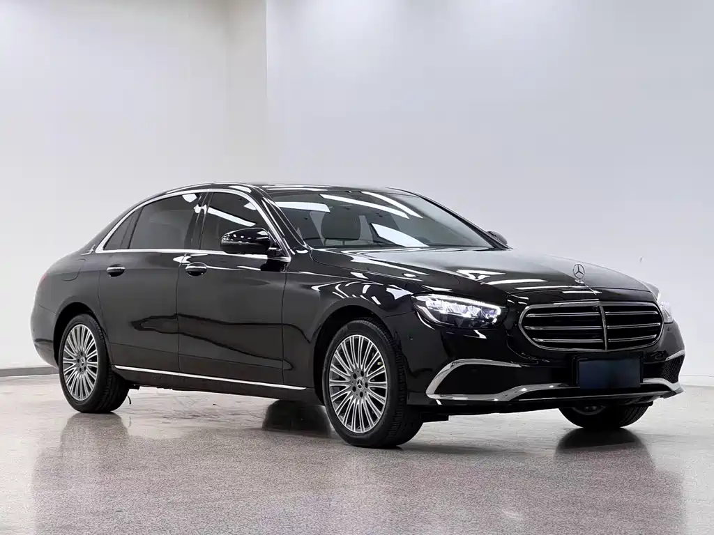 Mercedes-Benz E-Class 2022 — фото 3