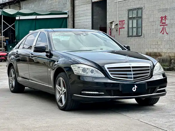 Mercedes-Benz S-Class 2010