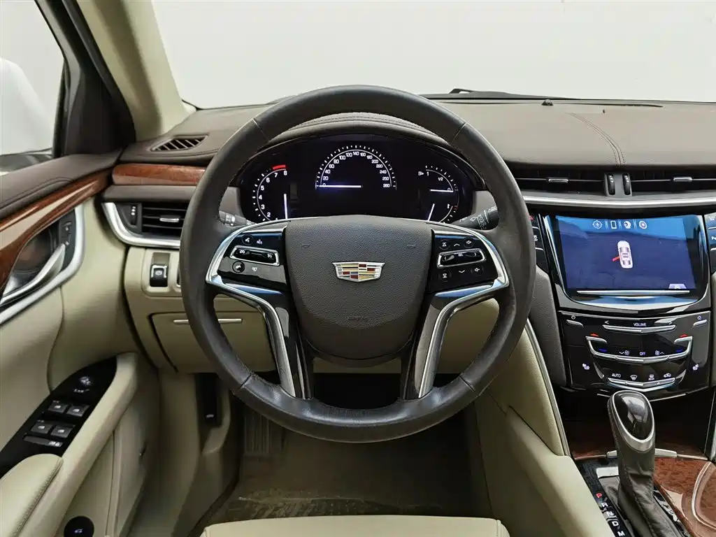 Cadillac XTS 2017 — фото 11