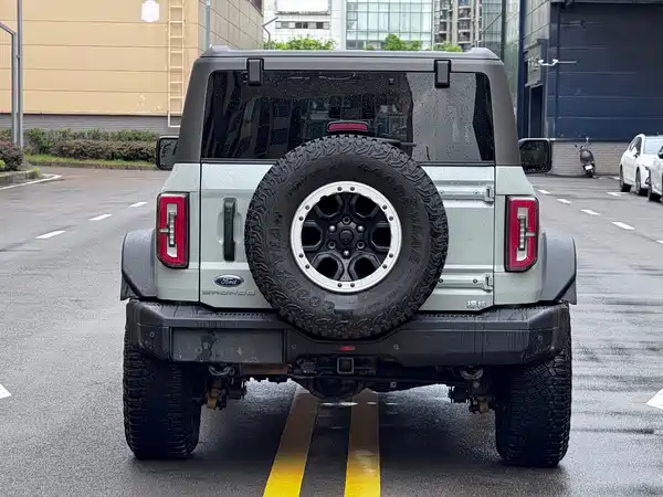 Ford Bronco 2024