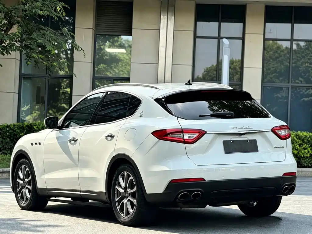 Maserati Levante 2017 — фото 9