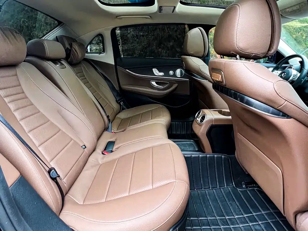 Mercedes-Benz E-Class 2020 — фото 15
