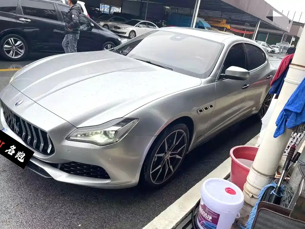 Maserati Quattroporte 2017 — фото 1
