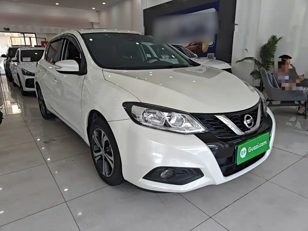 Nissan Tiida 2017 — фото 4