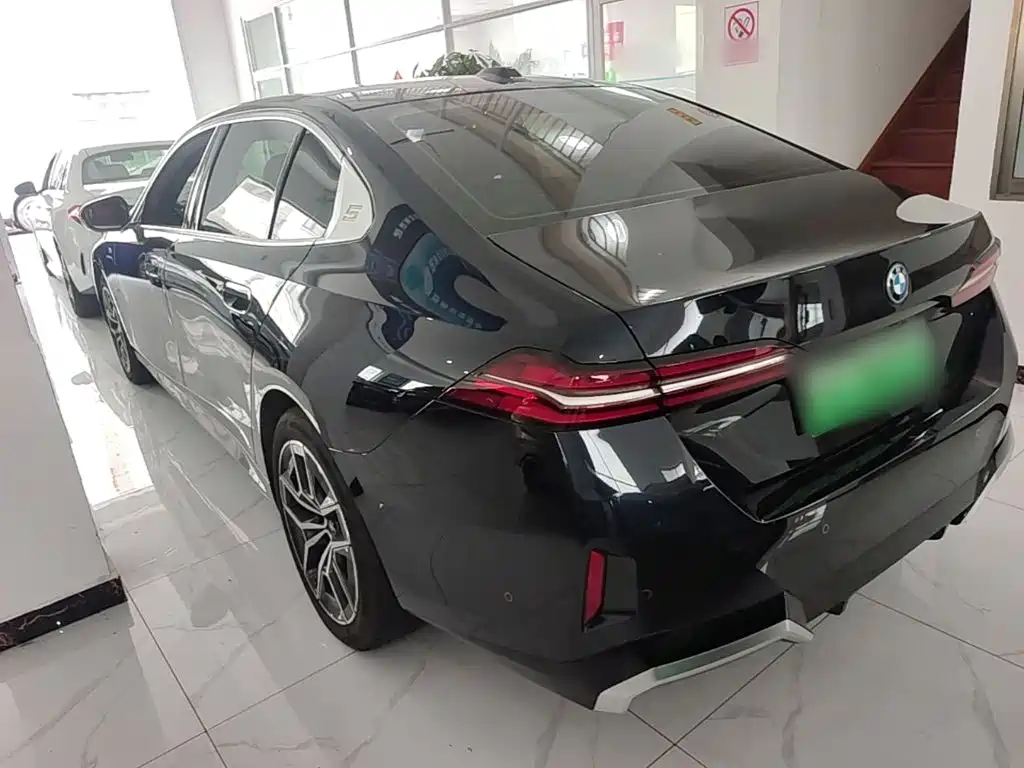 BMW i5 2025 — фото 23