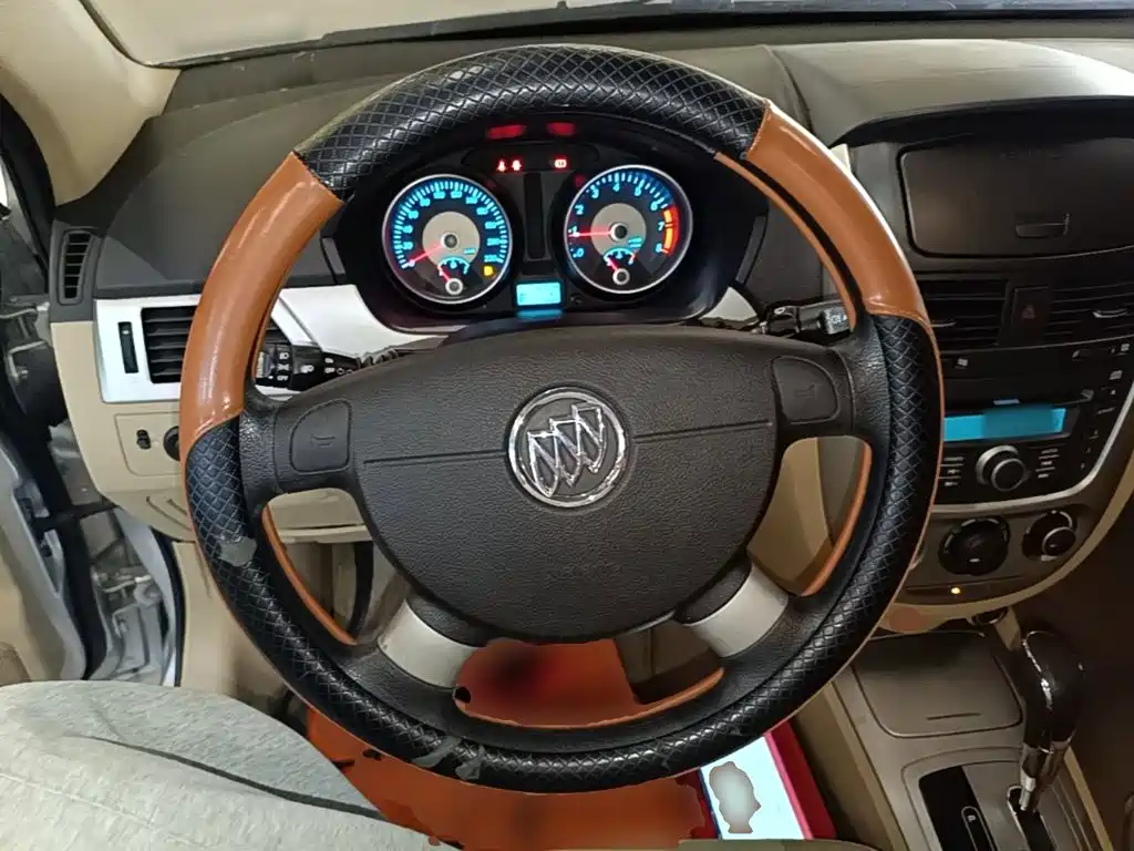 Buick Excelle 2015 — фото 11