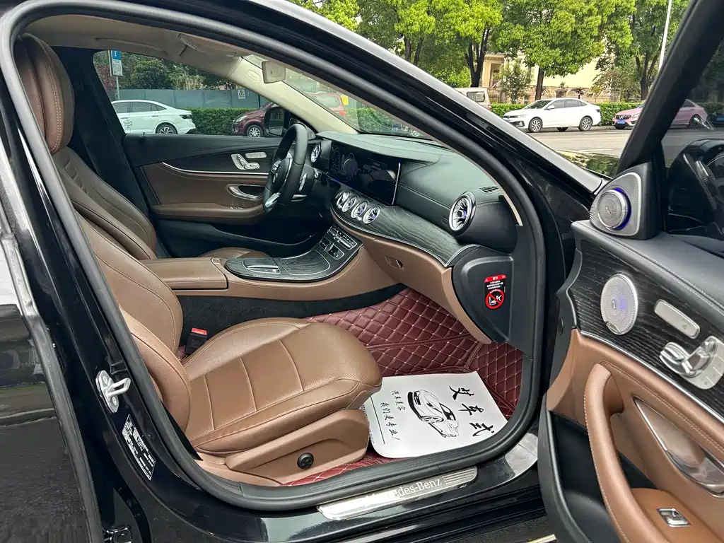 Mercedes-Benz E-Class 2020 — фото 13