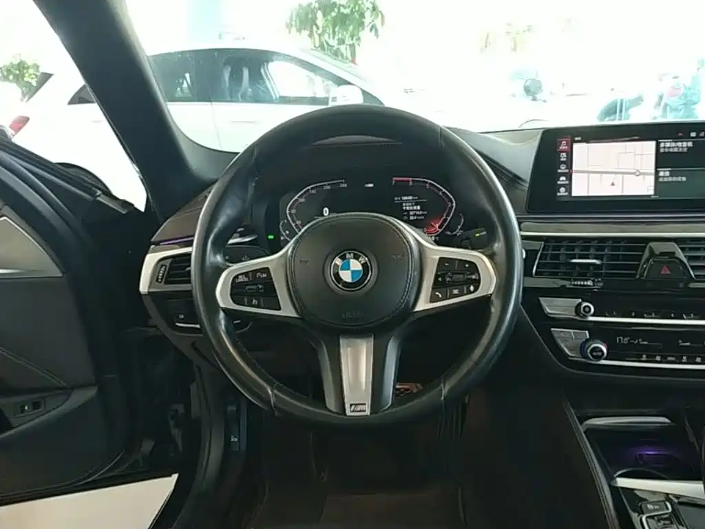 BMW 5 Series 2020 — фото 11