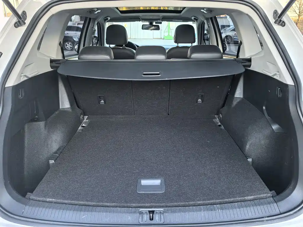 Volkswagen Tiguan L 2021 — фото 18