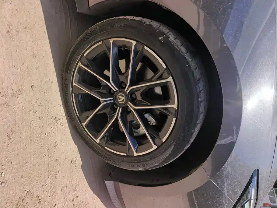 Changan UNI-V Smart Electric Idd 2024 — фото 6