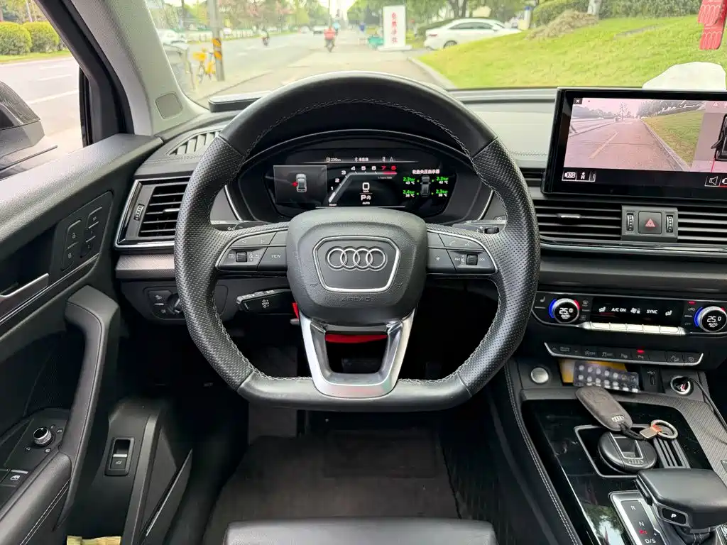 Audi Q5L 2022 — фото 14