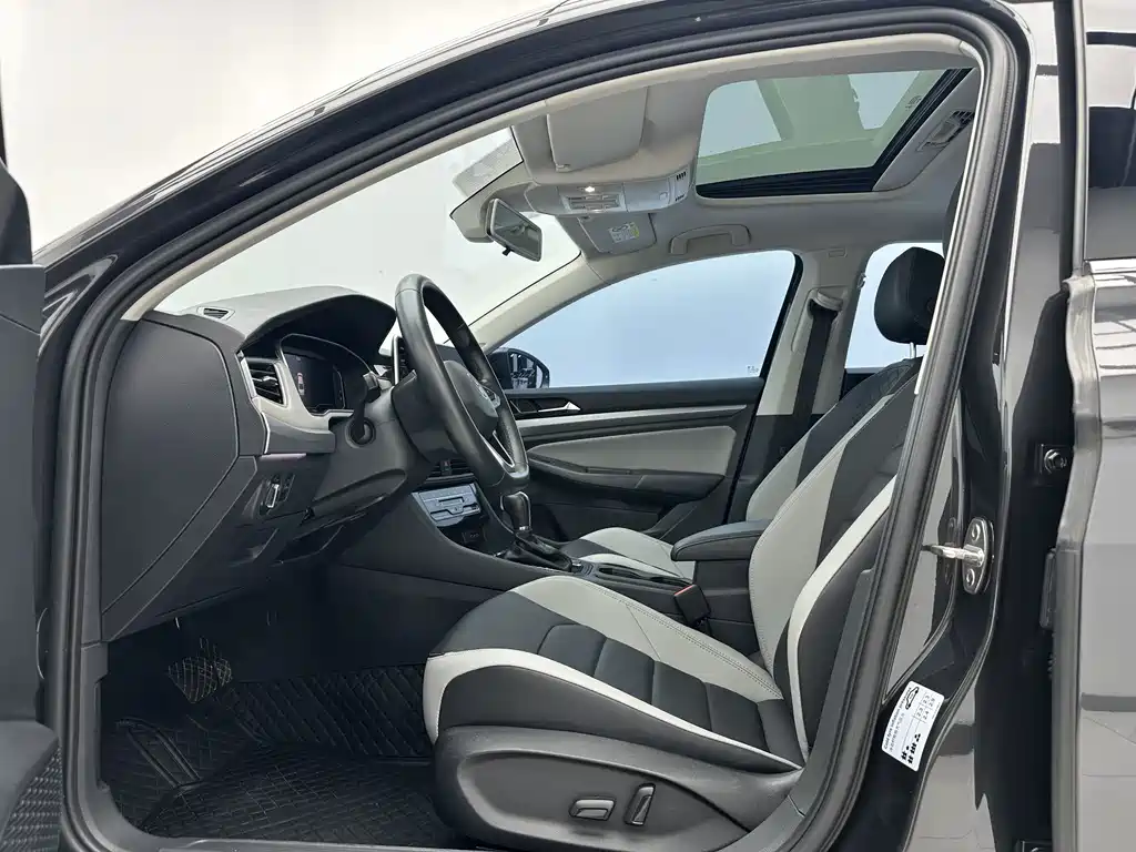 Volkswagen Bora 2023