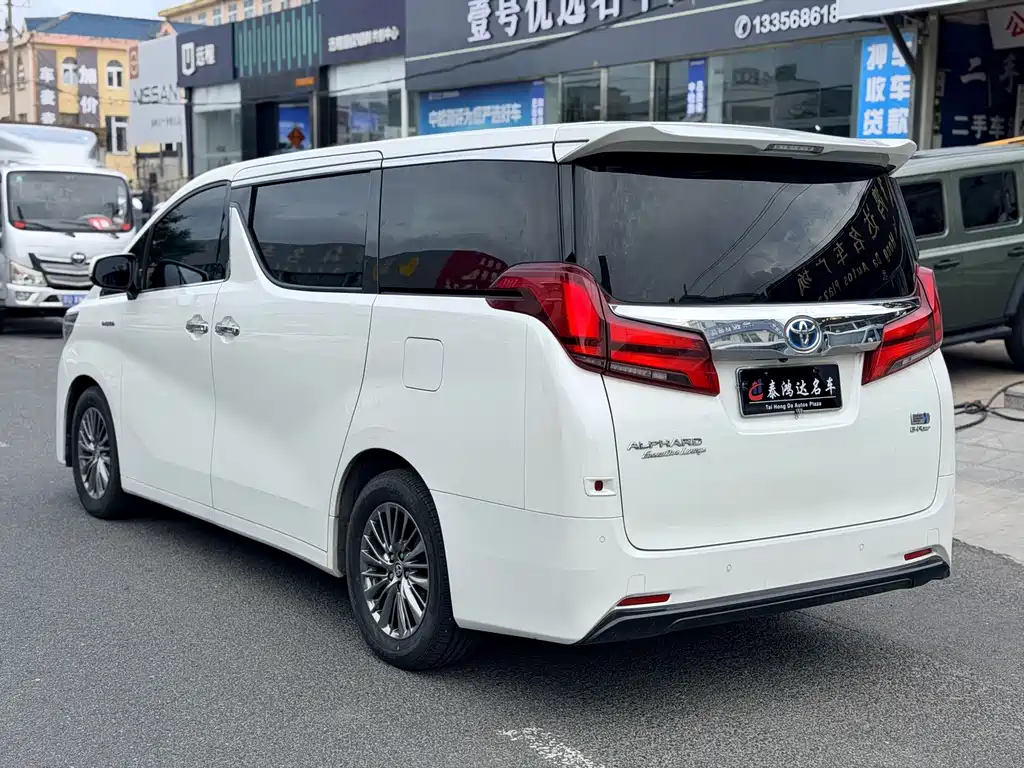 Toyota Alphard 2020 — фото 4